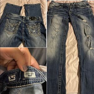 Buckle jeans . Paid 85$ wore a couple of times 40$
